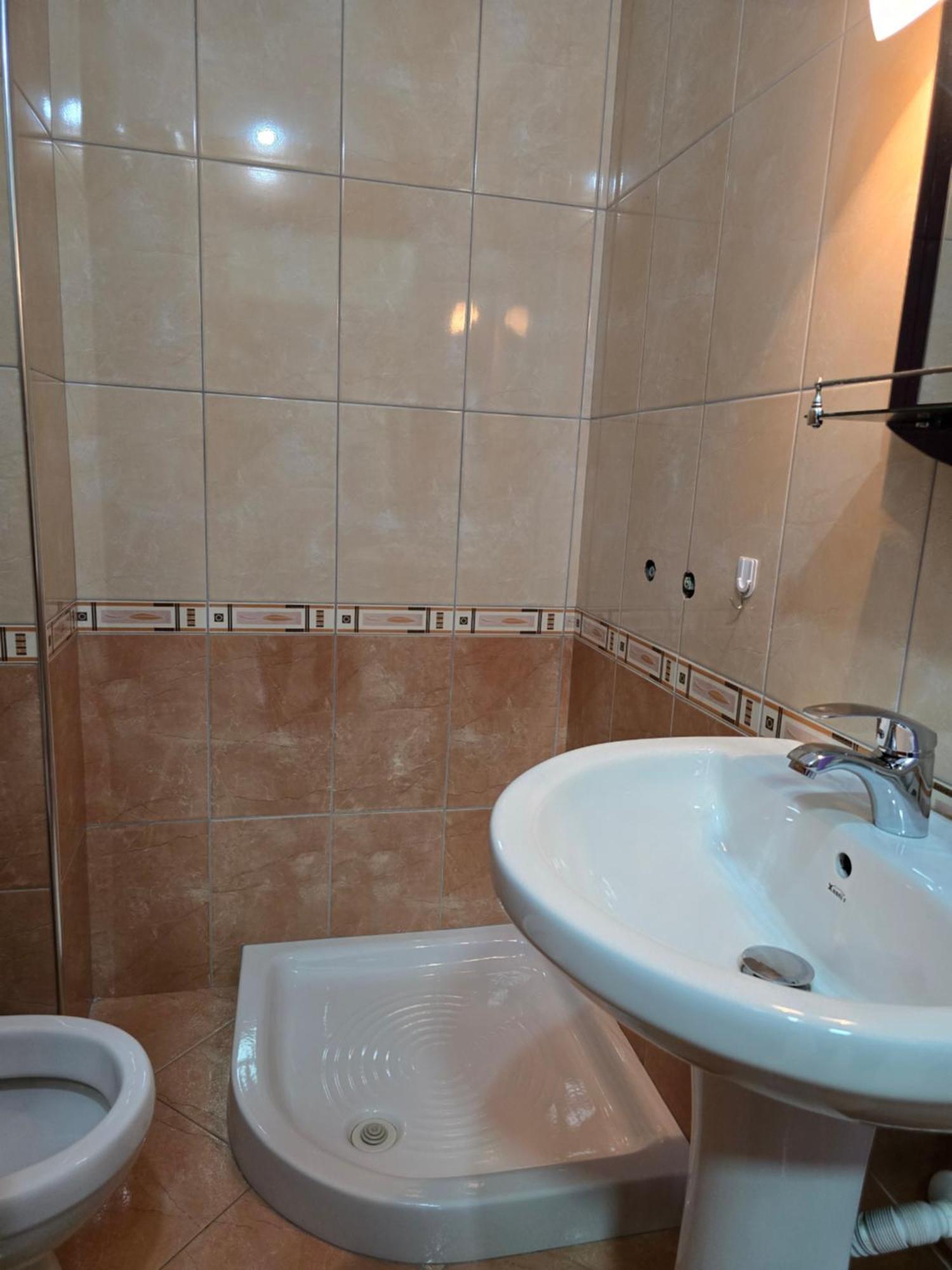 Modern , Quiet , Family Friendly & Fully Furnished Apartment Vlorë Eksteriør billede