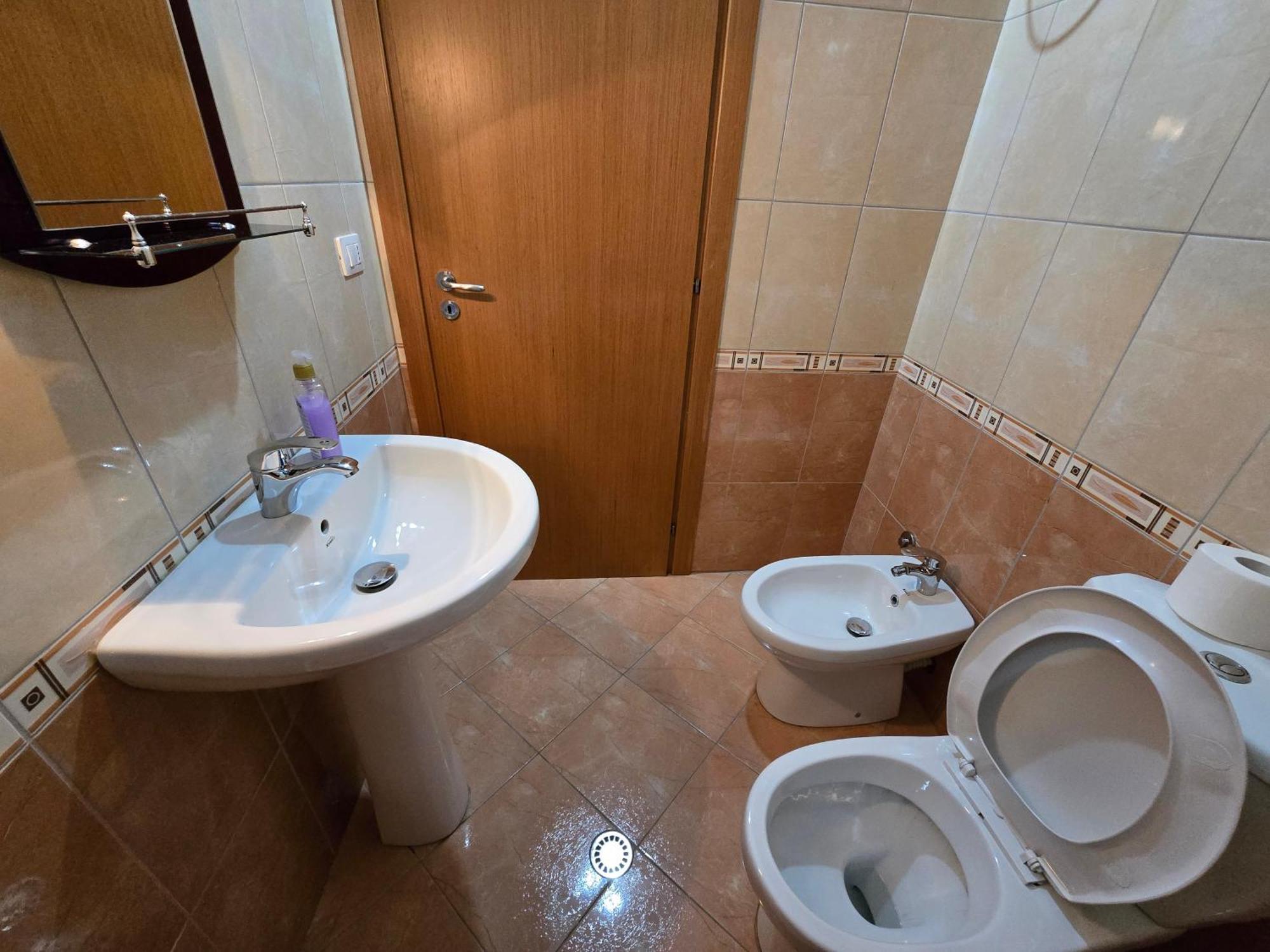 Modern , Quiet , Family Friendly & Fully Furnished Apartment Vlorë Eksteriør billede